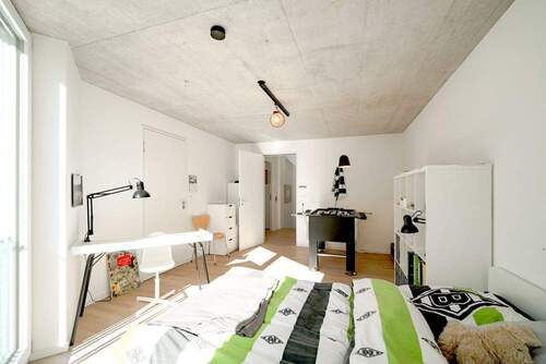 Kinderzimmer 1 im ersten Obergeschoss mit direktem Badezimmerzugang - 