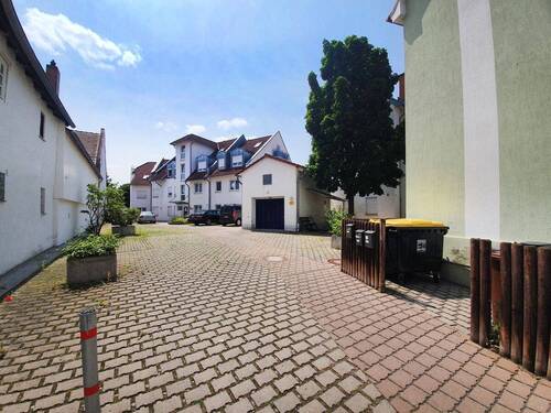 Einfahrt - Einfamilienhaus zum Kaufen in Groß-Gerau