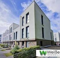 Modernes Townhouse mit großzügigem Raumkonzept, 5 Zimmern, Dachterrasse und Garten, Effizienz A+ - Provisionsfrei! - Norderstedt Garstedt