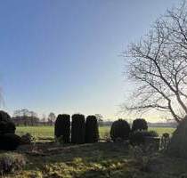 Großzügiges Haus, zentral gelegen, mit freiem Gartenblick - Nienburg