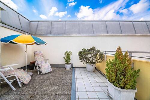 Dachterrasse - Für Familien und Individualisten! Maisonette-Wohnung mit Balkon und Dachterrasse!