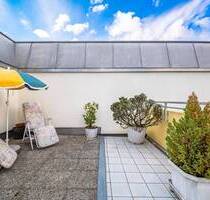 Für Familien und Individualisten! Maisonette-Wohnung mit Balkon und Dachterrasse! - München Bogenhausen