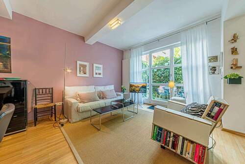 Wohnen - 4 Zimmer Mehrfamilienhaus, Wohnhaus zur Miete in Frankfurt am Main