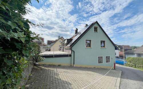 Außenansicht - Modernisiertes Einfamilienhaus - 193.000,00 EUR Kaufpreis, ca.  120,00 m² Wohnfläche