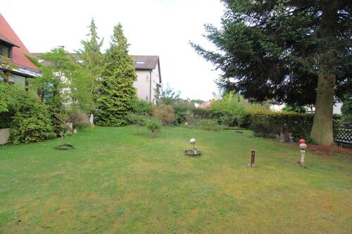 Außenansicht - Großzügiges Baugrundstück in Top-Lage von Nürnberg-Fischbach !