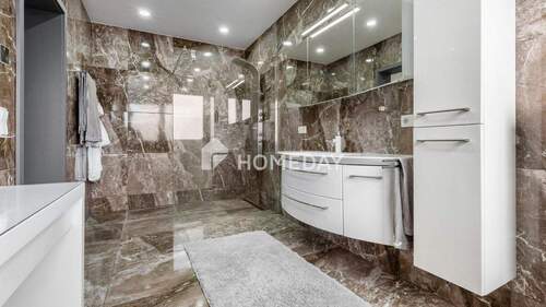 1. OG Badezimmer 1 2 - 