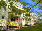 Hausansicht - Ihre neue 1-Raum-Wohnung wartet schon!