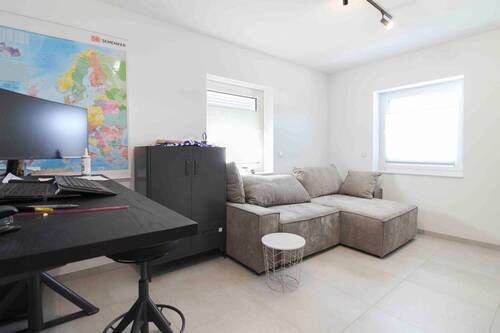 Büro o. Kinderzimmer - 