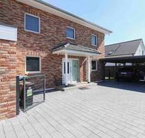 Neubau: 5-Zi.-Zuhause mit Garten, Garage und 2 Carportstellplätzen - Geesthacht
