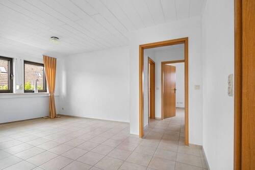 Flur und Arbeitsbereich im DG - 
