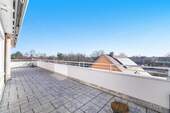 Blick von Dachterrasse - 3 Zimmer Etagenwohnung zum Kaufen in München