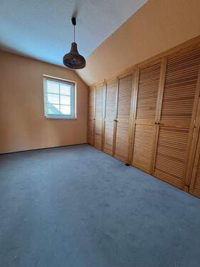 Ankleide/Kinderzimmer - 