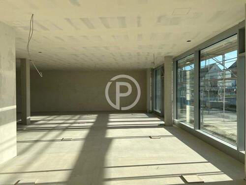 Einheit 3 Ost-Ansicht Schaufenster - Büro mit 162,00 m&sup2; in Weinstadt zur Miete
