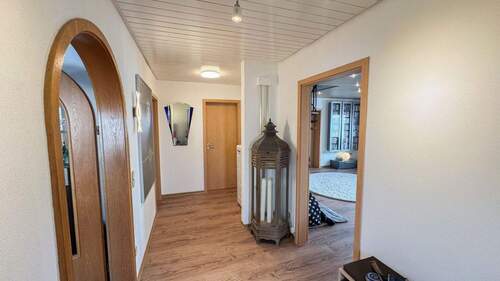 Flur EG - 1 Zimmer Mehrfamilienhaus, Wohnhaus zum Kaufen in Weilburg