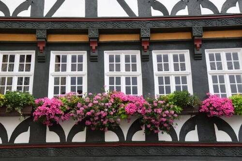 Bild 1 - Verkauf im Großraum Karlsruhe-Pforzheim: Saniertes Hotel garni (3*S Niveau, 54 Zimmer) an sehr gutem Innenstadt-Standort!
