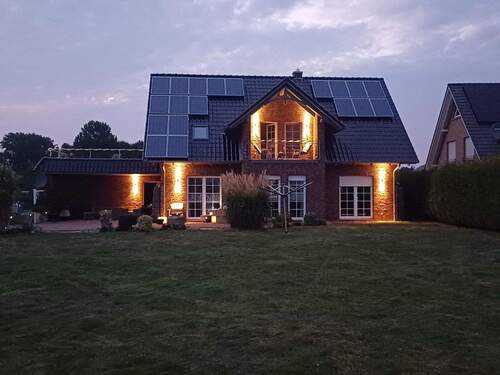 Rückansicht Nacht - Einfamilienhaus mit 172,00 m² in Altenpleen zum Kaufen