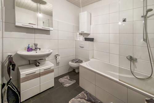 1.OG Badezimmer - 