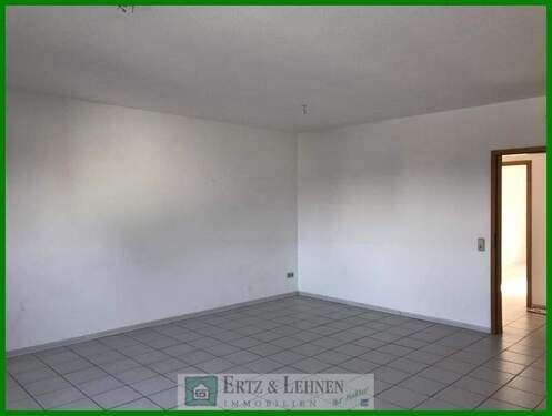 Wohn- und Esszimmer - 3 Zimmer Etagenwohnung zur Miete in Wittlich-Bombogen