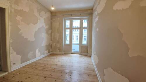 Schlafzimmer im IST Zustand - Etagenwohnung mit 92,00 m&sup2; in Berlin zum Kaufen