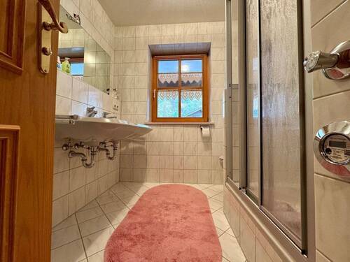 Bad - Etagenwohnung mit 67,30 m&sup2; in Bischofswiesen zum Kaufen