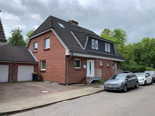 Außenansicht - von Privat, Doppelhaushälfte im Pinneberger Quellental, Sackgassenendlage