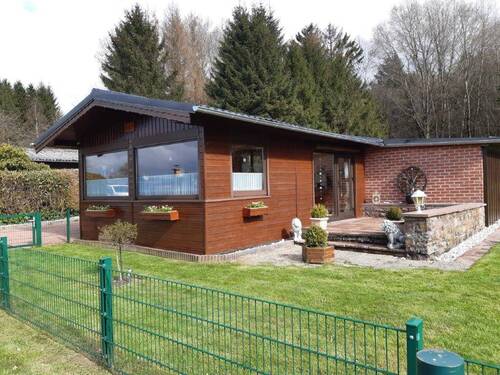 Vorderansicht rechts - 2 Zimmer Mehrfamilienhaus, Wohnhaus zum Kaufen in Morbach