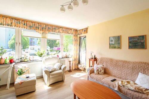 Wohnzimmer - 3 Zimmer Etagenwohnung zum Kaufen in Hannover