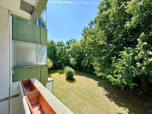 Aussicht von der Loggia - 3 Zimmer Etagenwohnung zum Kaufen in Laatzen