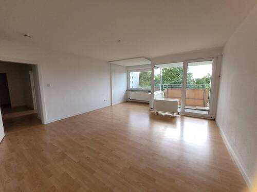 Einblick Wohnzimmer Bild 2 - 