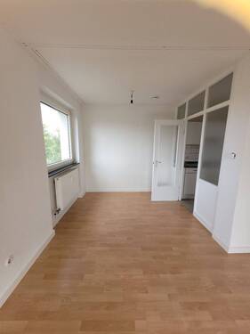 Einblick Wohnzimmer Bild 3 - 
