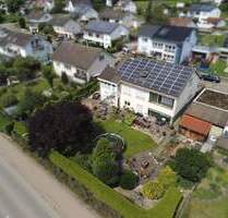 Wohnhaus mit drei Wohnungen, Doppelgarage und mehrere Stellplätze - Allmendingen