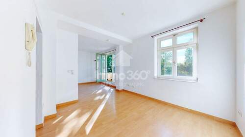 Zimmer 1 + Balkon - 2 Zimmer Etagenwohnung zum Kaufen in Potsdam