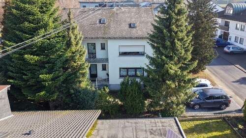 Seitenansicht - 6 Zimmer Mehrfamilienhaus, Wohnhaus zum Kaufen in Wallmerod
