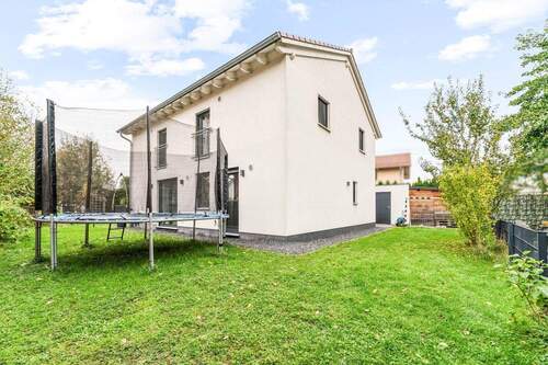 Hausansicht - 5 Zimmer Einfamilienhaus zum Kaufen in Berglern