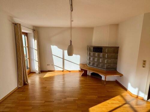 Kachelofen für Gemütlichkeit - Etagenwohnung mit 116,00 m&sup2; in Bischofswiesen zum Kaufen
