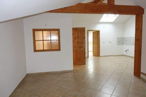 Wohn-Küchenbereich - 3 Zimmer Etagenwohnung in Waldkraiburg