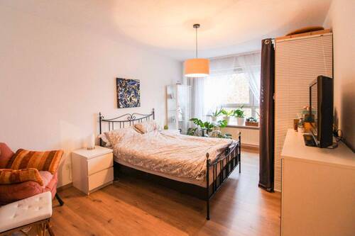 Schlafzimmer - Etagenwohnung mit 68,20 m&sup2; in Ludwigshafen am Rhein zum Kaufen