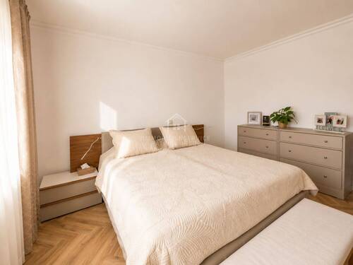 Erdgeschoss Schlafzimmer Blick Richtung Kommode - 