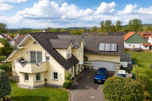 Drohne Ansicht Süd weit - 1 Zimmer Mehrfamilienhaus, Wohnhaus in Eichenzell / Welkers