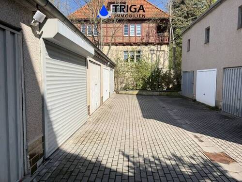 Garage mit Rollladen - 