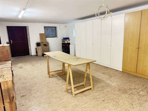 Hobbykeller mit Zugang zur Garage - 