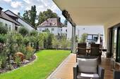 frisch angelegter Garten - 
