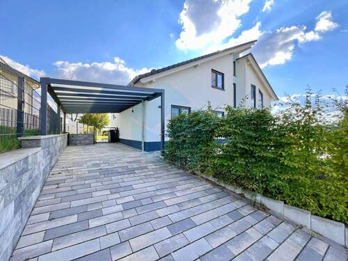 Einfahrt - 6 Zimmer Einfamilienhaus in Butzbach / Griedel