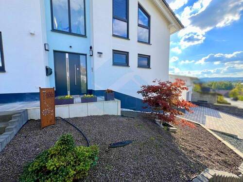 Frontansicht Hauseingang - 