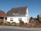 Grundstückszufahrt zum Garten - Einfamilienhaus mit großen Garten - viel Platz für Spiel, Spaß und Hobby