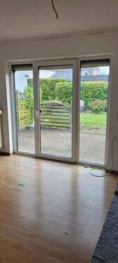 Wohnraum - Ausgang zum Garten - 