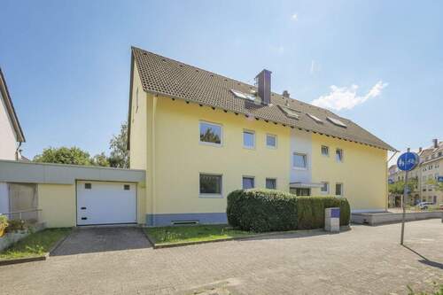 Hausfront - 2 Zimmer Etagenwohnung zum Kaufen in Karlsruhe