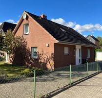5-Zimmer-Einfamilienhaus mit Wintergarten und zwei Garagen - Hamburg Finkenwerder