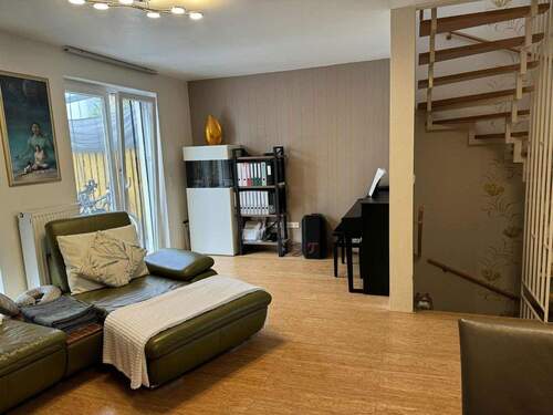 Wohnzimmer - 4 Zimmer Reihenmittelhaus in Neuss