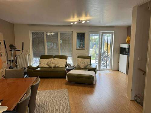 Wohnzimmer - Reihenmittelhaus mit 130,00 m² in Neuss zum Kaufen